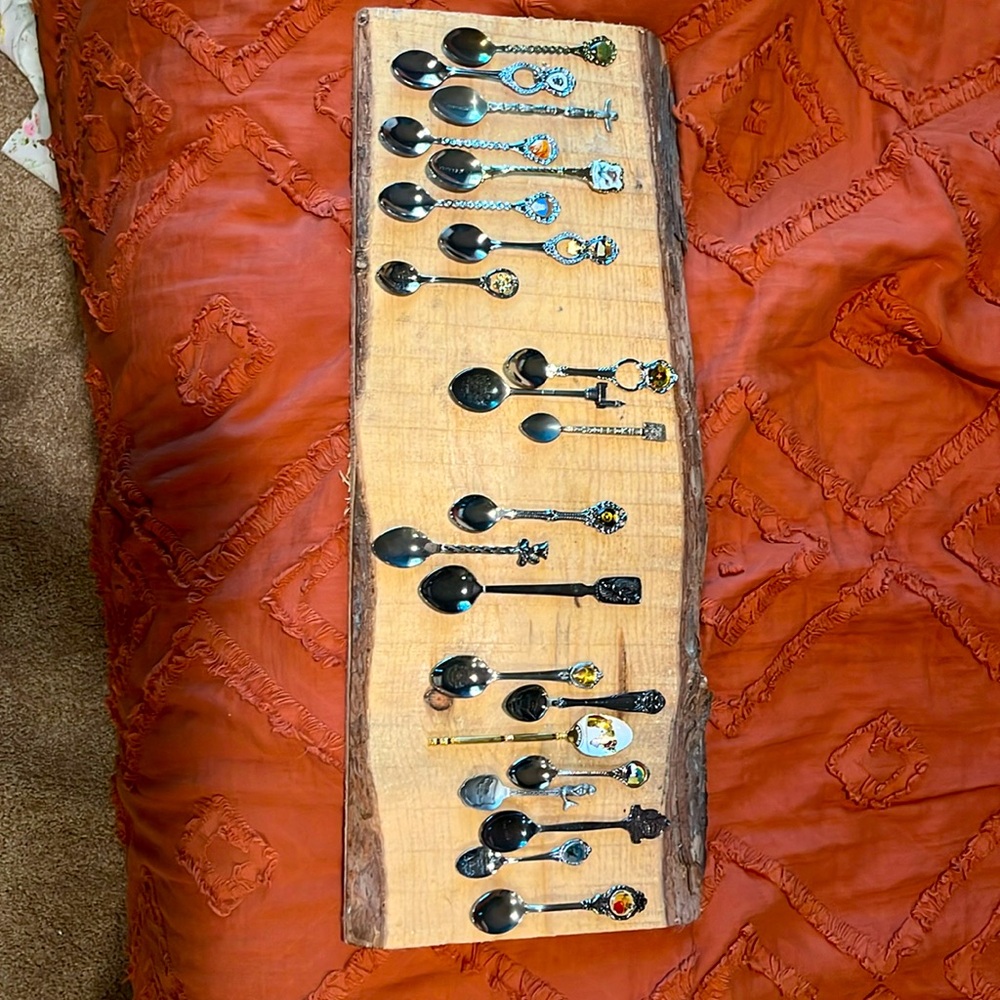 (22) vintage souvenir spoon collection